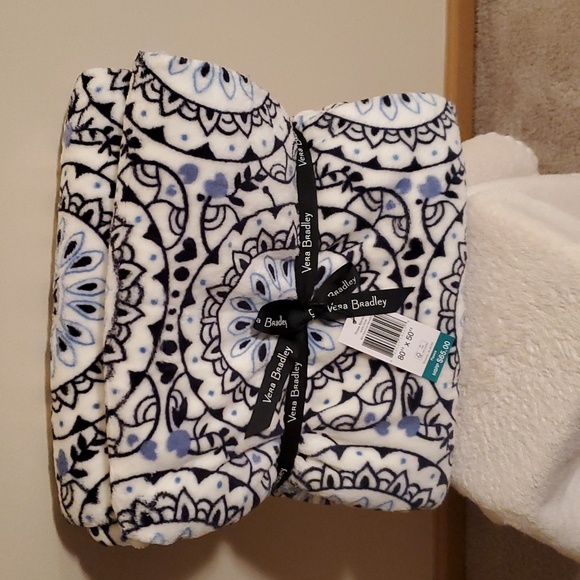 Vera Bradley Other - Vera Bradley Throw Blanket